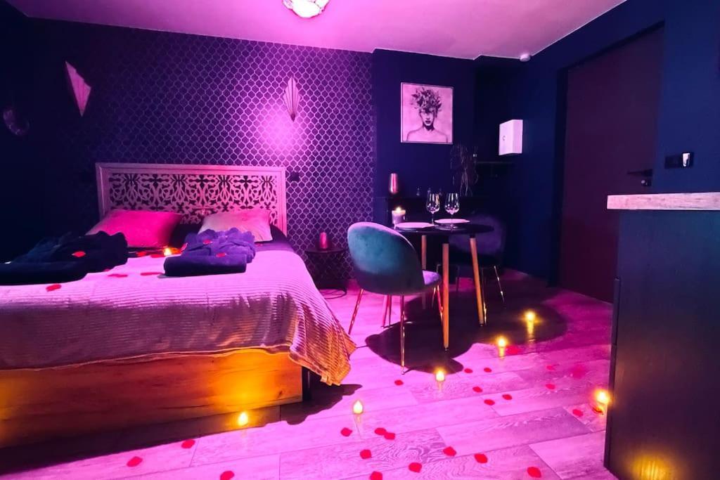 Love Room L' Orientale / Jacuzzi / Sauna Chateau-Landon ภายนอก รูปภาพ