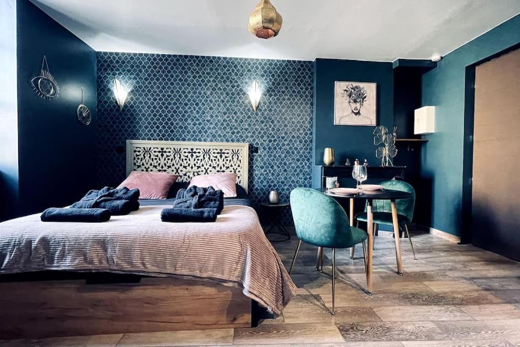 Love Room L' Orientale / Jacuzzi / Sauna Chateau-Landon ภายนอก รูปภาพ